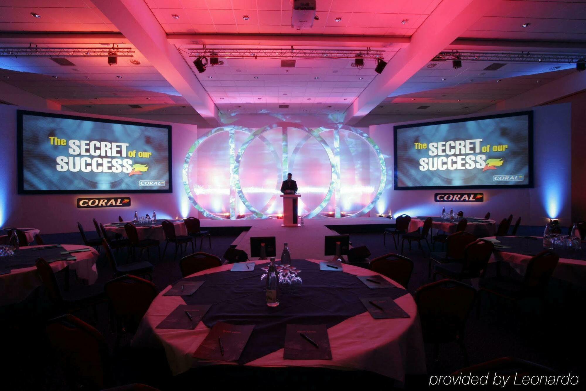 Doubletree By Hilton Coventry Building Society Arena Hotel Exterior foto